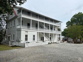 Building Photo - 419 Whilden St