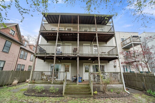 Building Photo - 31 Regent St