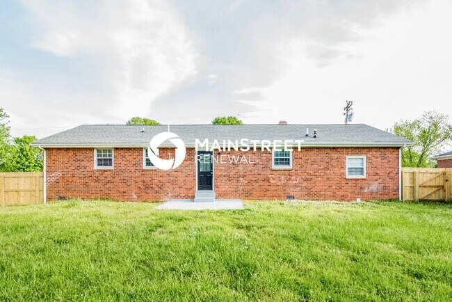 Building Photo - 3 Bedroom Pet-Friendly Home in Smyrna, TN ...
