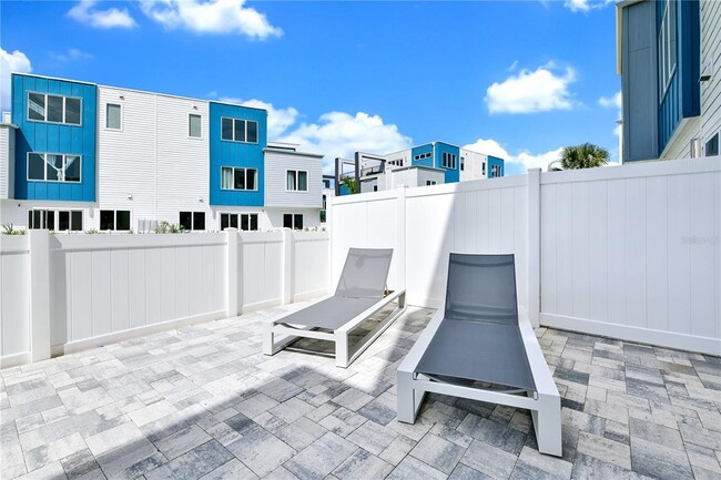 Building Photo - 7740 Sandy Ridge Dr