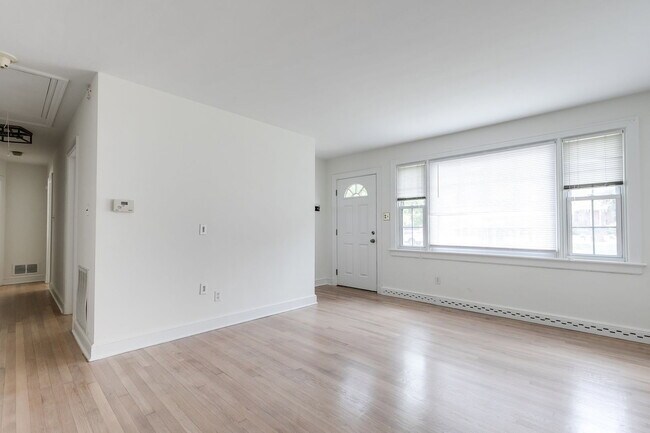 Building Photo - 4904 Patterson Ave