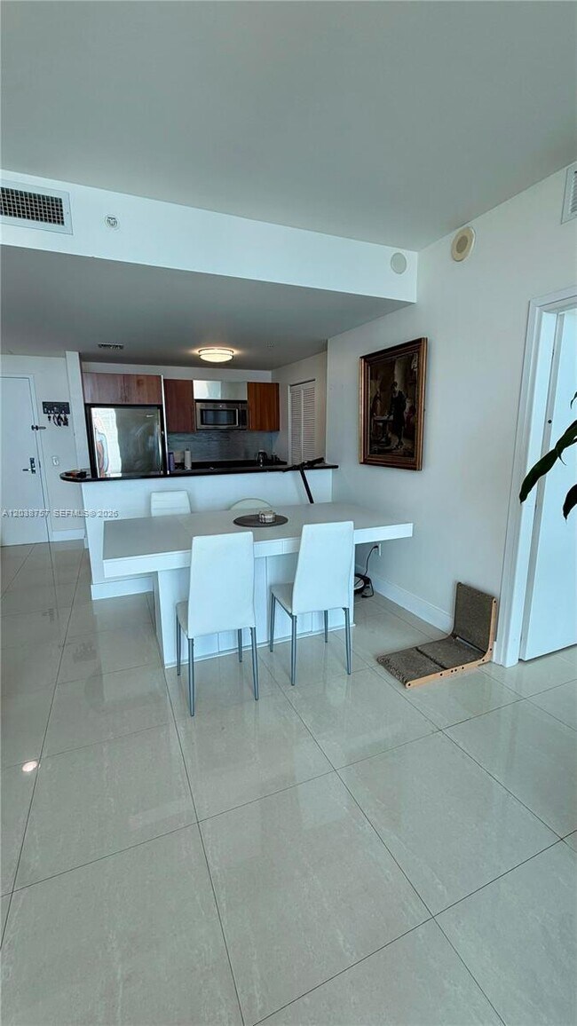 Building Photo - 300 S Biscayne Blvd