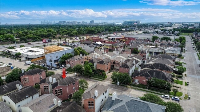 Building Photo - 9710 Riddlewood Ln