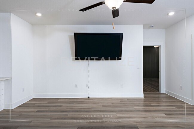 Building Photo - HALF-DEPOSIT SPECIAL! Charming Gold Fortified Home in Live Oak Estates – Near Downtown Fairhope!