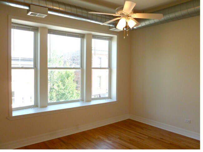 Extra Large Bedroom #1 - Apt 3F, 2F - Harris Point Chicago
