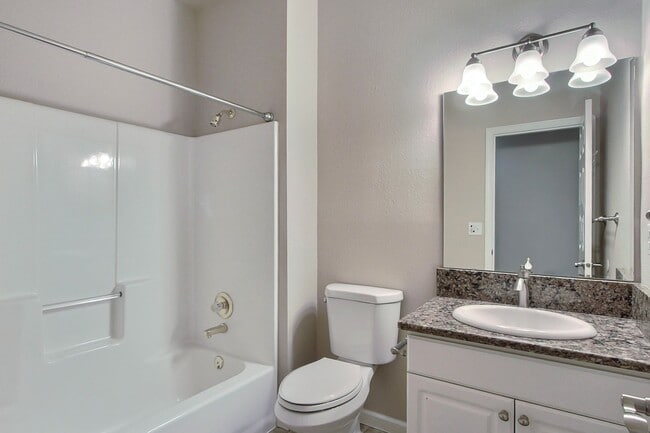 Building Photo - 1451 Thompson Cir