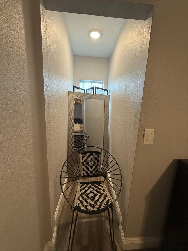 Building Photo - 1108 Orange Ave