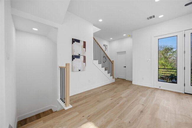 Building Photo - 2014 Yates St