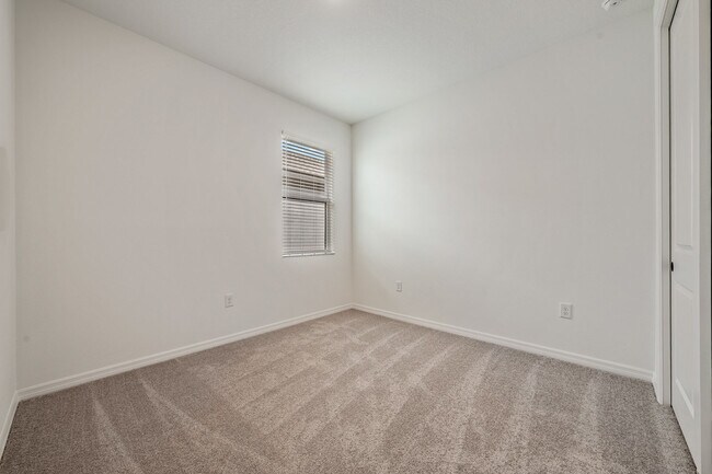 Building Photo - 11817 Moonsail Dr