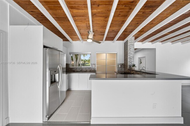 Building Photo - 11665 W Biscayne Canal Rd