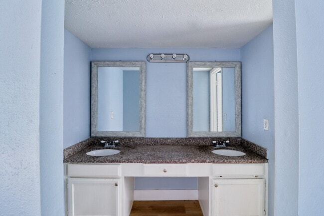 Building Photo - 6911 Pouter Dr
