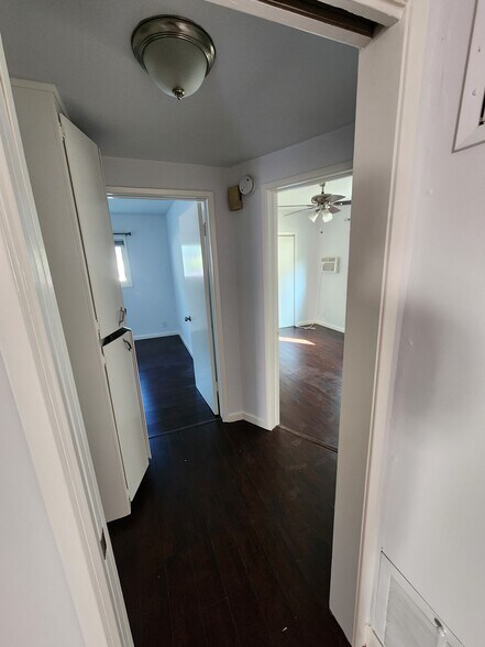 Building Photo - 4911 Laurel Canyon Blvd
