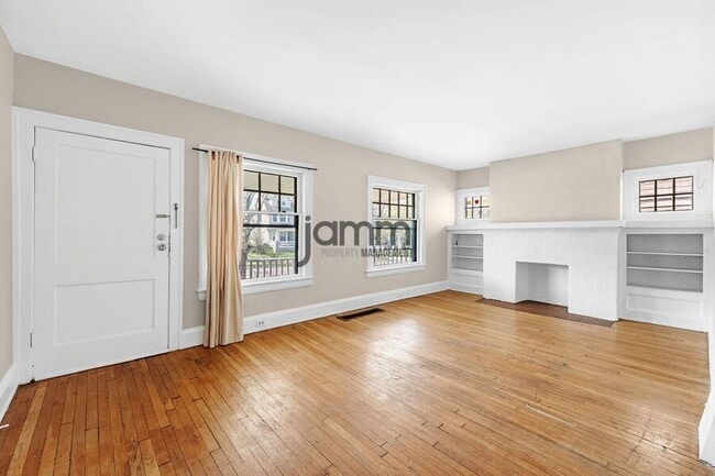 Building Photo - 1695 Glenmont Rd