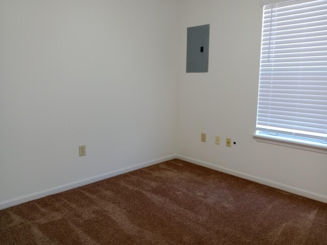 Building Photo - 2416 Calder Ct