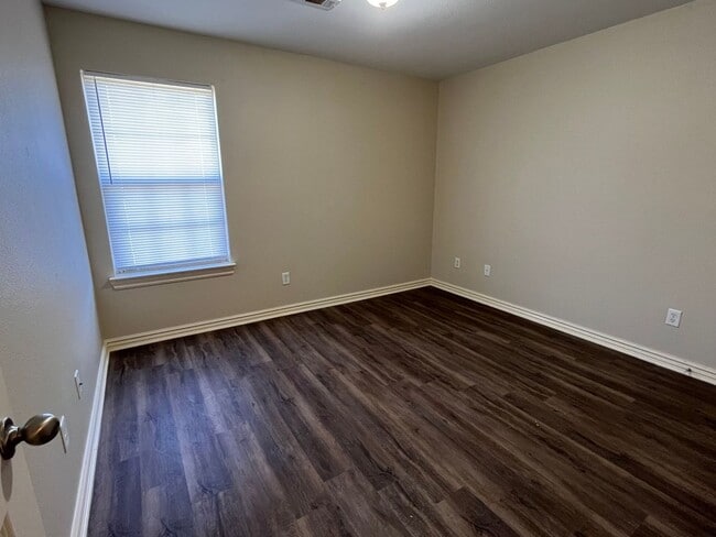 Building Photo - ***561 Tamarron Drive***