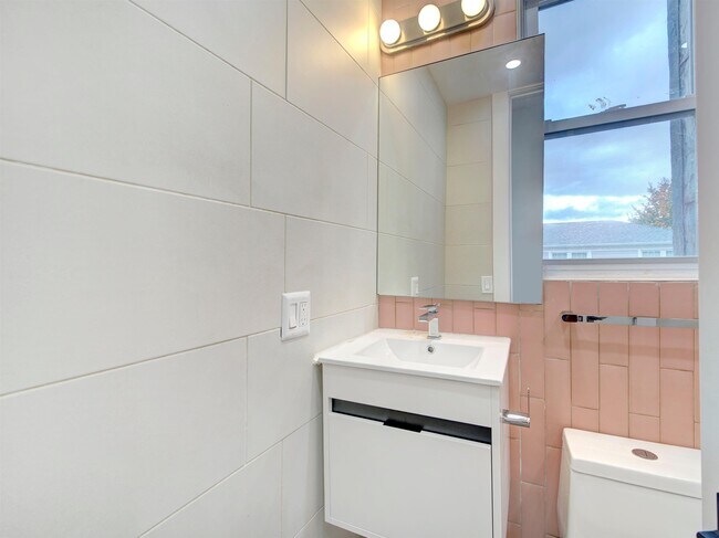 Building Photo - 151 Williams Ave