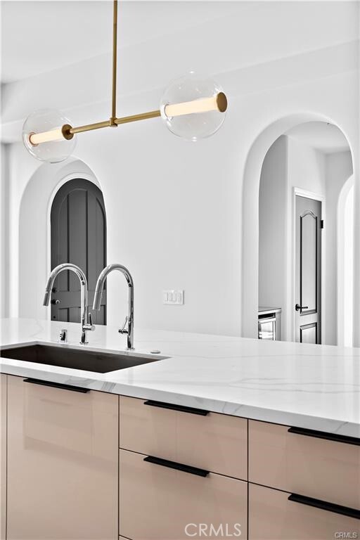 Building Photo - 48 Talmont