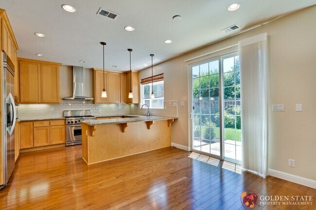 Building Photo - Mediterranean Elegance in the Heart of Cam...