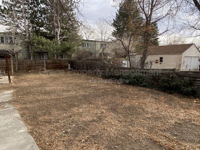 Building Photo - 1330 Otis St