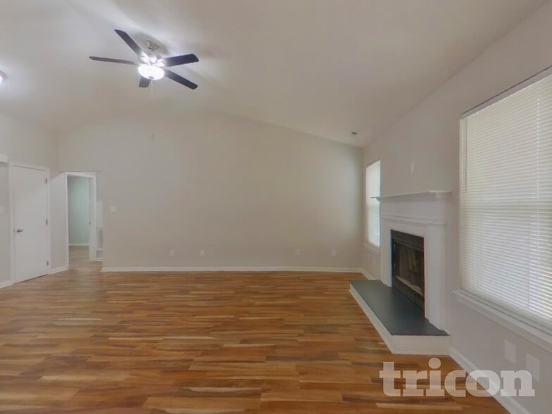 Building Photo - 11006 White Stag Dr