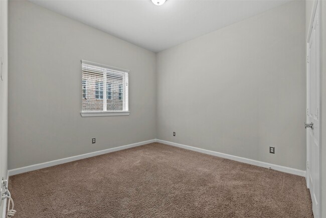 Building Photo - 31778 Twin Timbers Ln
