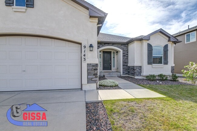 Building Photo - Beautiful home with 5 bedrooms, 4 bathroom...
