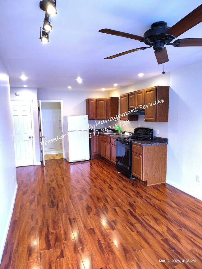 Building Photo - 602 Sheffield Ave