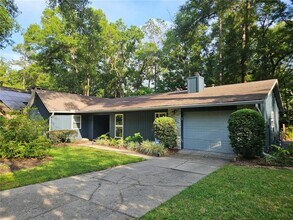 Building Photo - 7605 SW 7th Pl