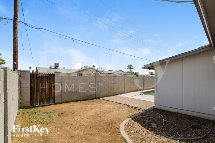 Building Photo - 3105 S Harl Ave