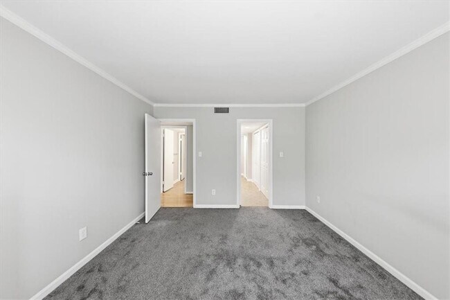 Building Photo - 54 La Rue Pl NW