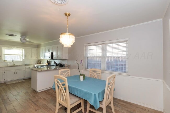 Building Photo - 4203 Woodfield St