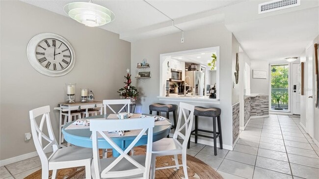 Building Photo - 318 Windrush Blvd