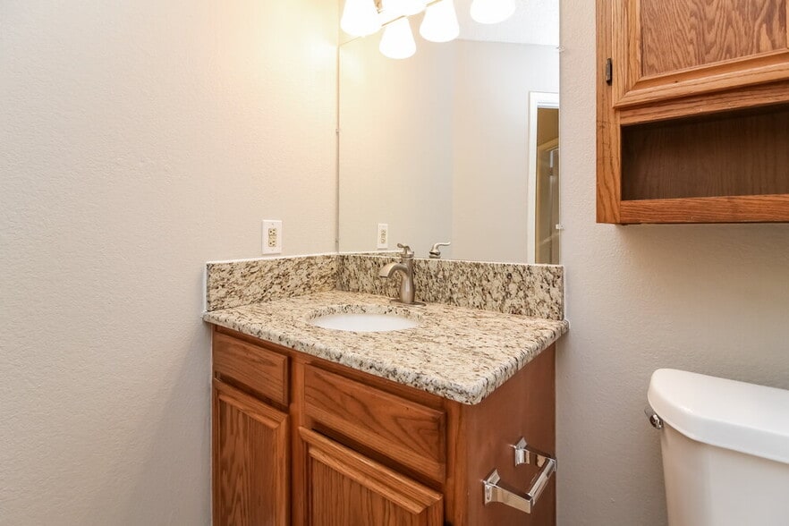 Building Photo - 1115 Colbert Ln