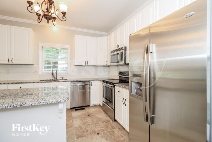 Building Photo - 6845 Greenbrook Dr
