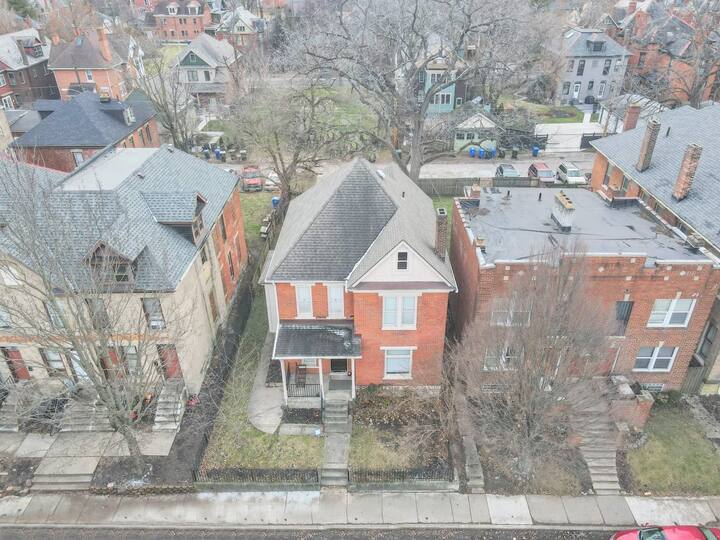 Building Photo - 839 Oak St