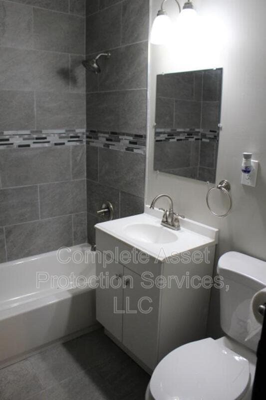 Building Photo - 7752 Catalpa Ave