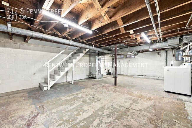 Building Photo - 712 S Penn St