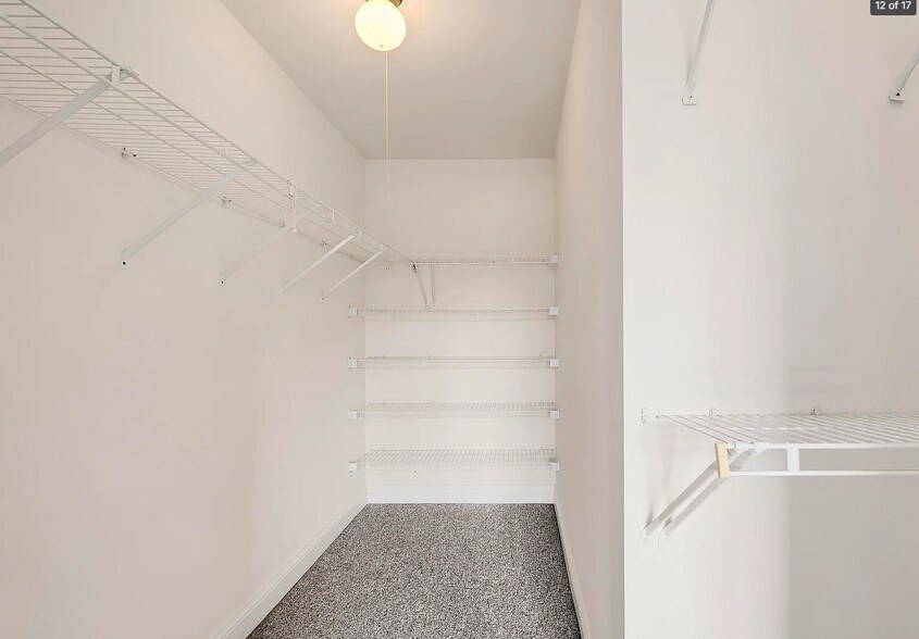 Building Photo - 11 Foxcroft Rd