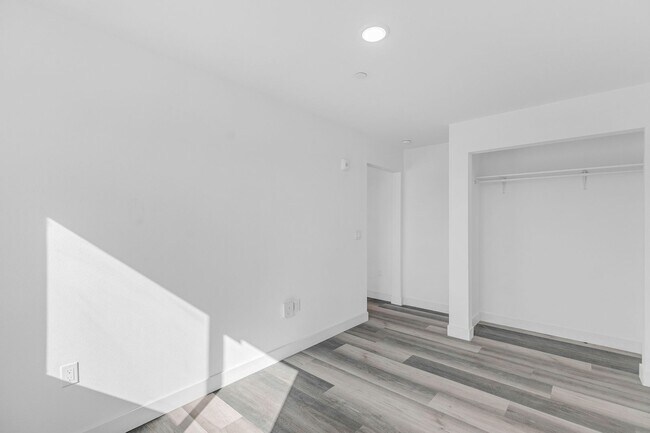 Building Photo - 2837 San Marino St