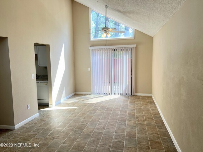 Building Photo - 8160 San Jose Manor Dr E