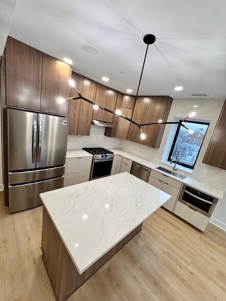 Building Photo - 85 W High St