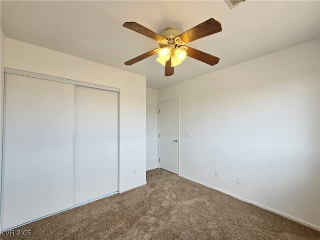 Building Photo - 728 Ribbon Grass Ave