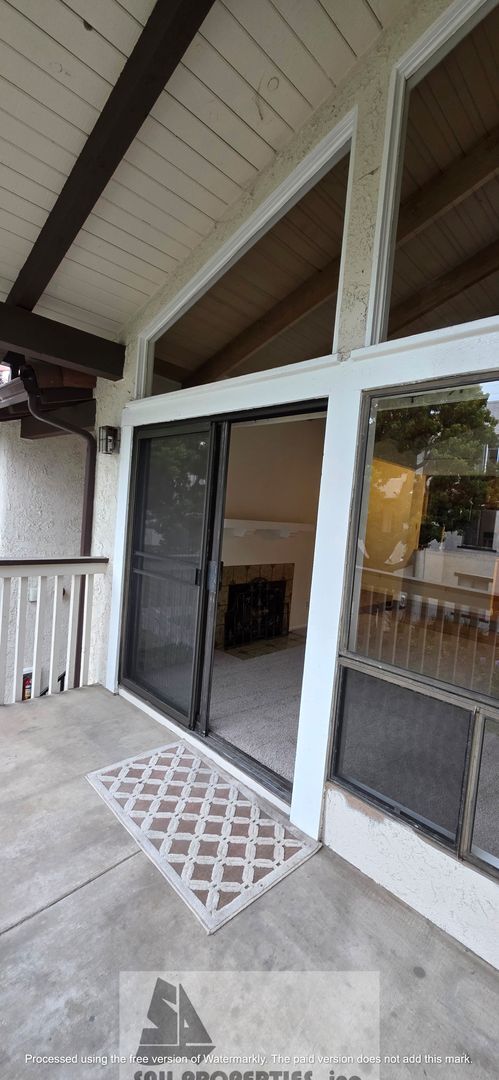 Building Photo - Beatiful Home in the Gated Sea Spray Community!