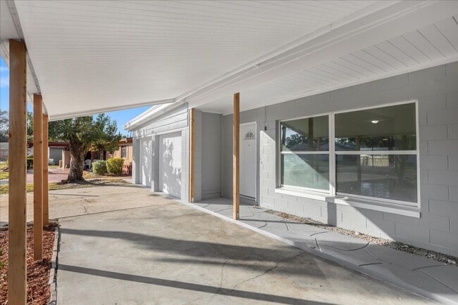 Building Photo - Fantastic 3 Bed / 2 bath Home - Section Eight Accepted