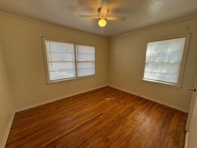 Building Photo - 2011 38th St