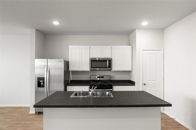 Building Photo - 131 Kendall Ln