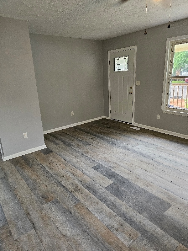 Building Photo - 321 Longview Dr