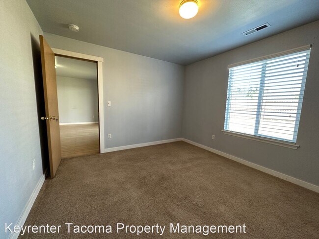 Building Photo - 4 br, 3 bath House - 319 E 96th St