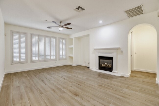 Building Photo - 16844 N 98th Pl