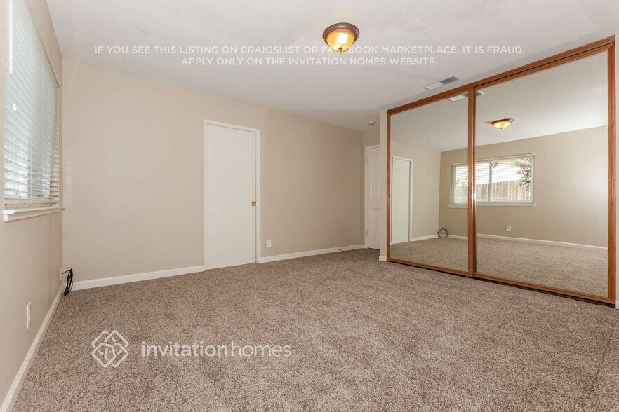 Building Photo - 1214 Cresthaven Dr